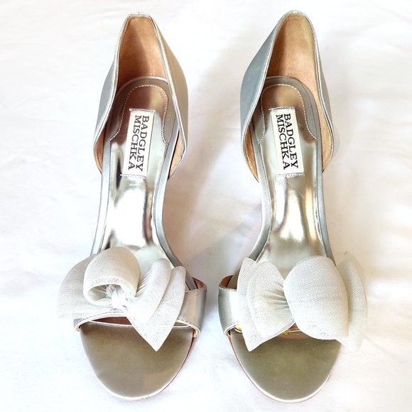 EUC Badgley Mischka Silver d'Orsay Open Toe Heels with Tulle Net Bow 6 M 37 - Picture 7 of 8